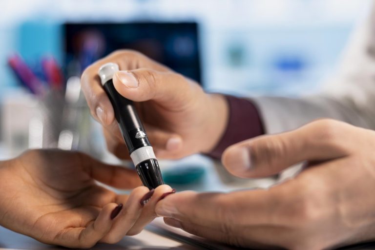 Cortisone : effets, usages, précautions et sevrage progressif