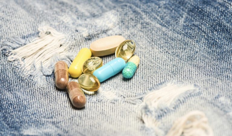 Paracétamol (Doliprane, Dafalgan) : doses, effets secondaires et surdose
